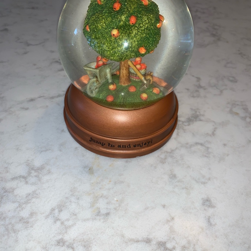 Snow globe - Picture 3 of 4